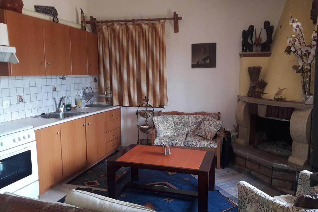 Efis House Apartment Kalivia  ภายนอก รูปภาพ